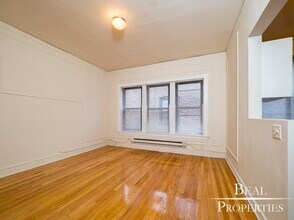 1321 Oak Ave in Evanston, IL - Building Photo - Building Photo