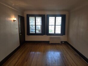 843 Beaconsfield Ave, Unit 1S in Grosse Pointe Park, MI - Building Photo - Building Photo
