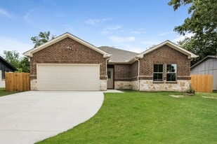 1219 Saturn Dr in Cedar Hill, TX - Building Photo