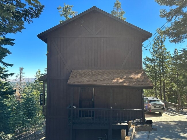 897 Bear Springs Rd in Twin Peaks, CA - Building Photo - Building Photo