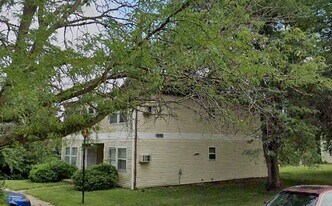 1405 N Bayberry Ct in Chillicothe, IL - Building Photo