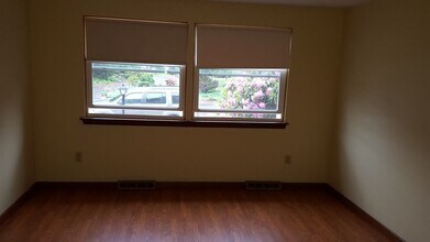 47 Acorn Dr in Randolph, MA - Foto de edificio - Building Photo