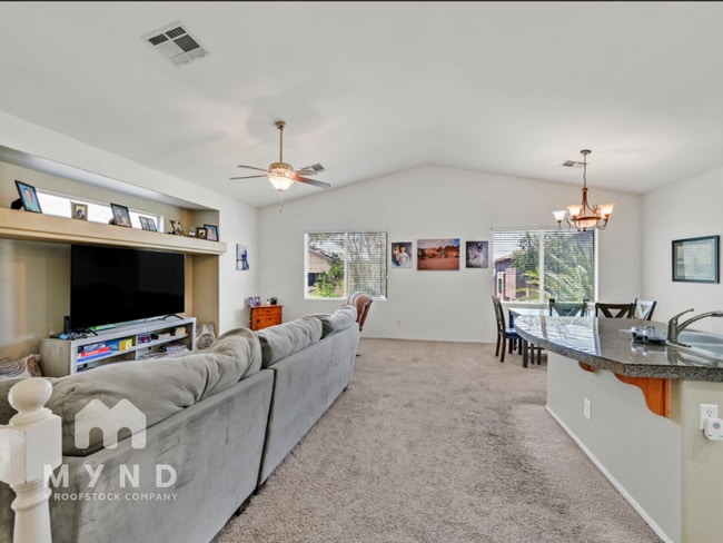 9105 White Eyes Ave in Las Vegas, NV - Building Photo - Building Photo