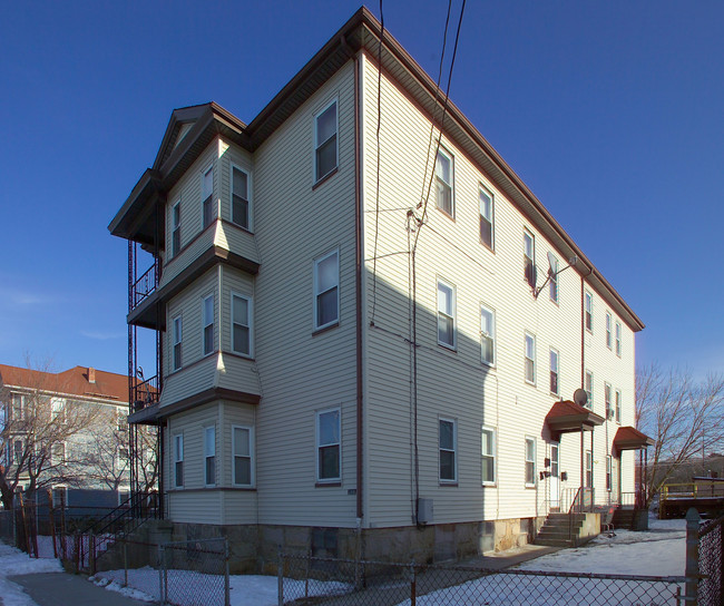 130 Lowell St in Fall River, MA - Building Photo - Building Photo