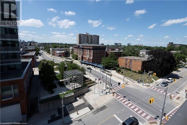 85 Duke St W