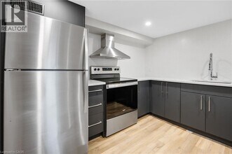 329 Rosedale Ave in Hamilton, ON - Building Photo - Building Photo