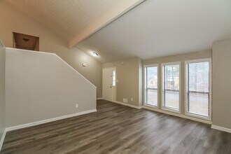 4140 Hawkins Crossing in College Park, GA - Building Photo - Building Photo