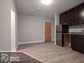 423 W Belden Ave, Unit #429.5-B306 in Chicago, IL - Building Photo - Building Photo