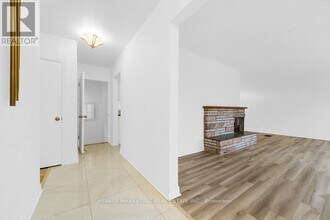 17 Rothwell Dr in Ottawa, ON - Building Photo - Building Photo