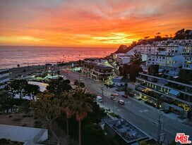 17352 Sunset Blvd in Los Angeles, CA - Building Photo