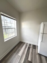 1740 Winona Blvd in Los Angeles, CA - Building Photo - Building Photo