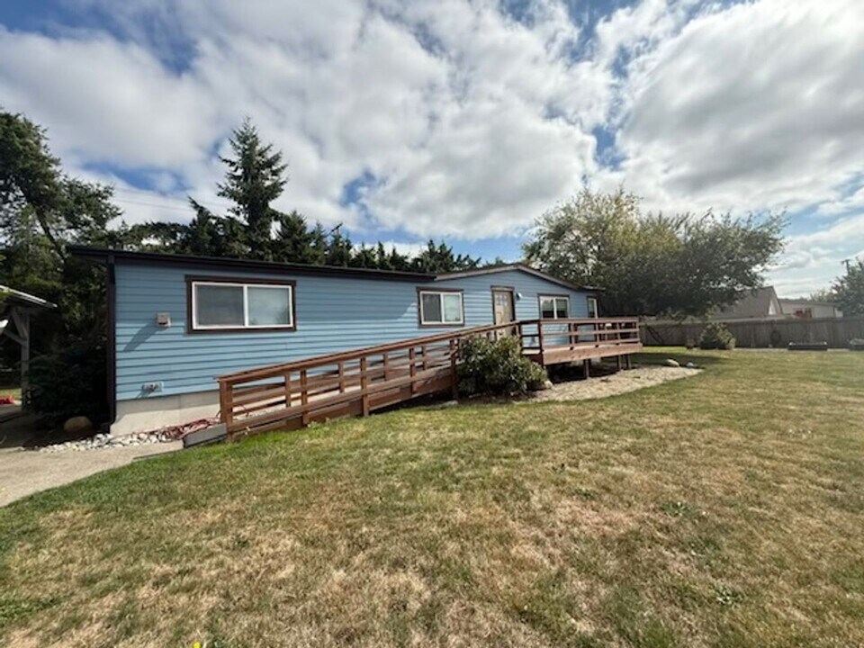 18754 Fishermans Loop in Burlington, WA - Building Photo