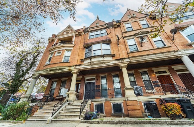 1637 N 33rd St, Unit 4 in Philadelphia, PA - Building Photo - Building Photo