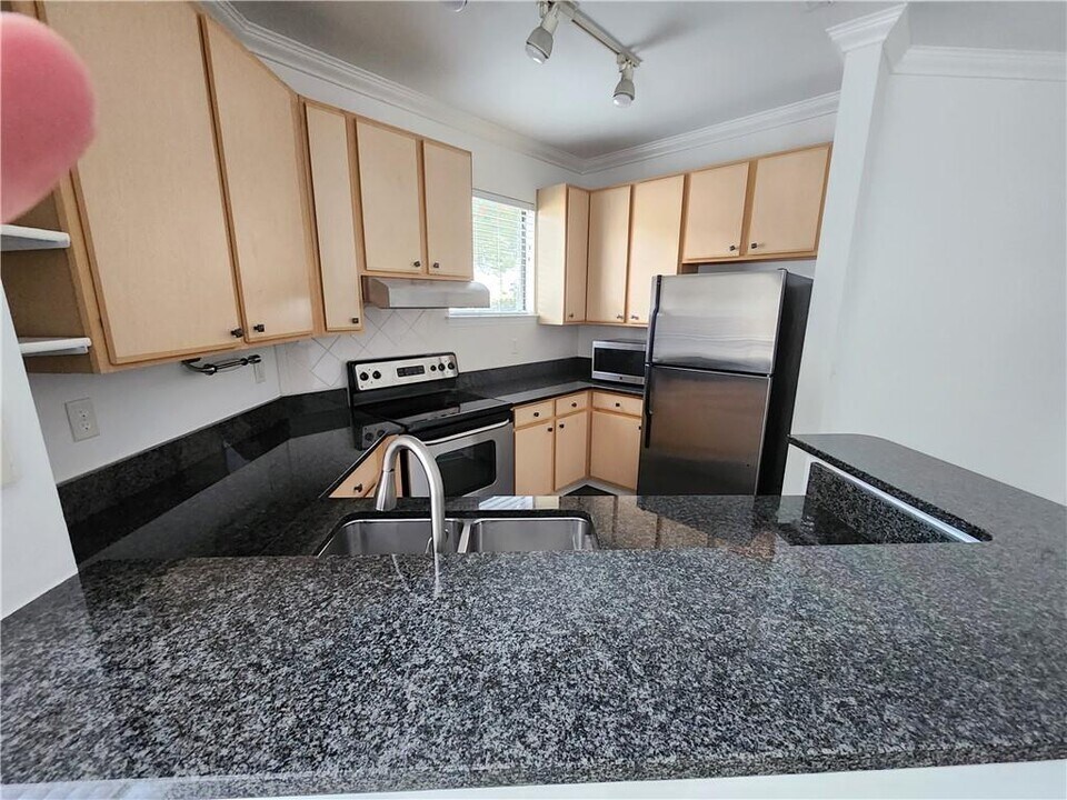 821 Ralph McGill Blvd NE in Atlanta, GA - Building Photo