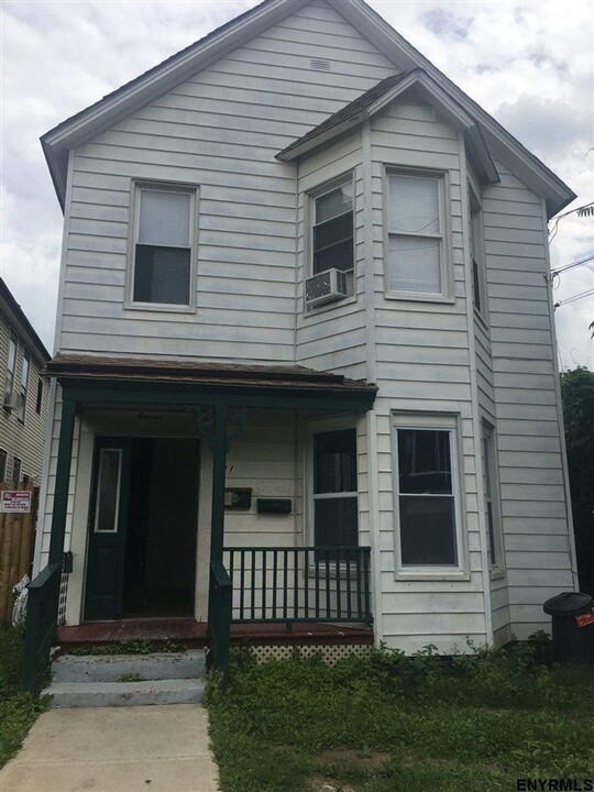 11 Mynderse St in Schenectady, NY - Building Photo