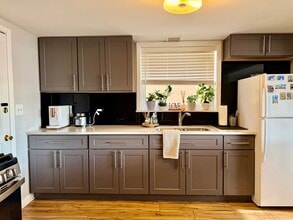 7238 W Crain St in Niles, IL - Building Photo - Building Photo