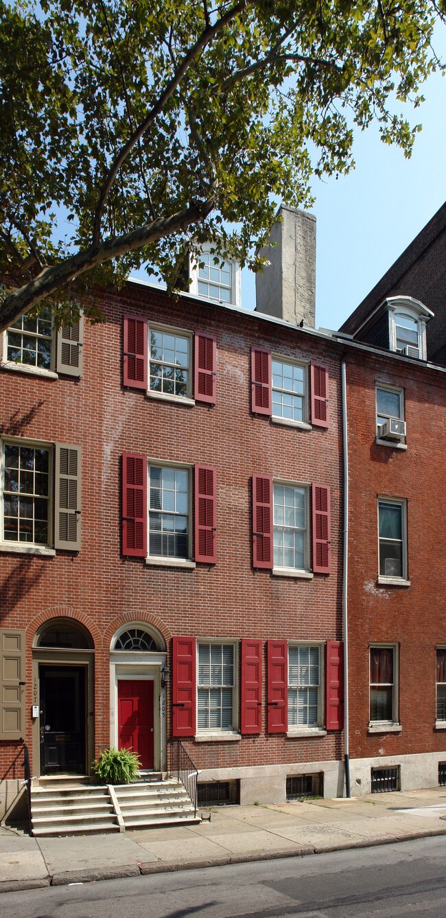 1205 Spruce St in Philadelphia, PA - Building Photo - Building Photo