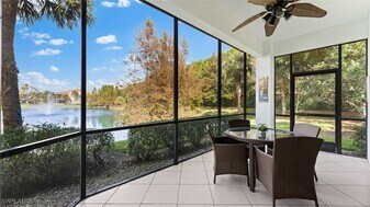 7876 Hawthorne Dr in Naples, FL - Building Photo