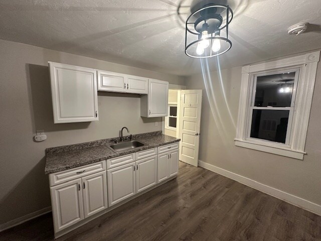 16 Bradley St in Putnam, CT - Building Photo