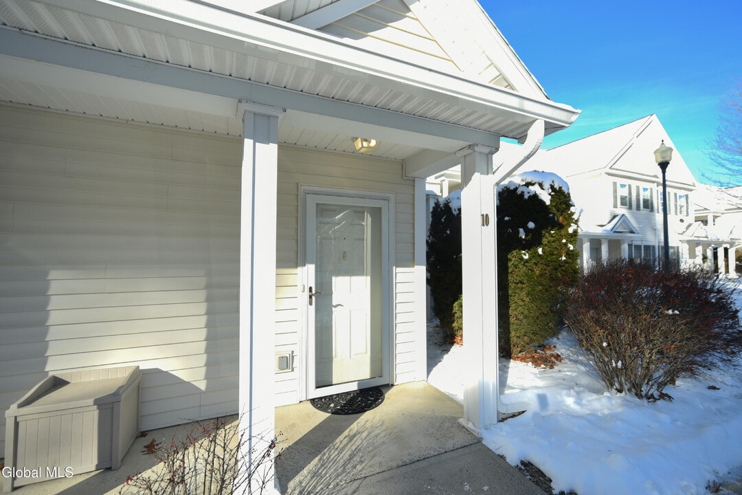 328 Ballston Ave in Saratoga Springs, NY - Building Photo