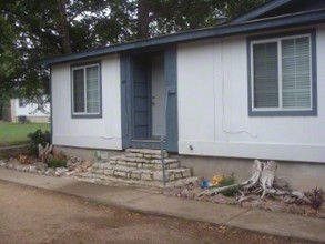 930 Via Viejo St in Marble Falls, TX - Building Photo - Building Photo