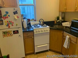 1193 Commonwealth Ave, Unit 18 in Boston, MA - Building Photo