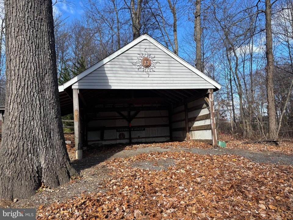 2213 Green Haven Way in Hampstead, MD - Building Photo