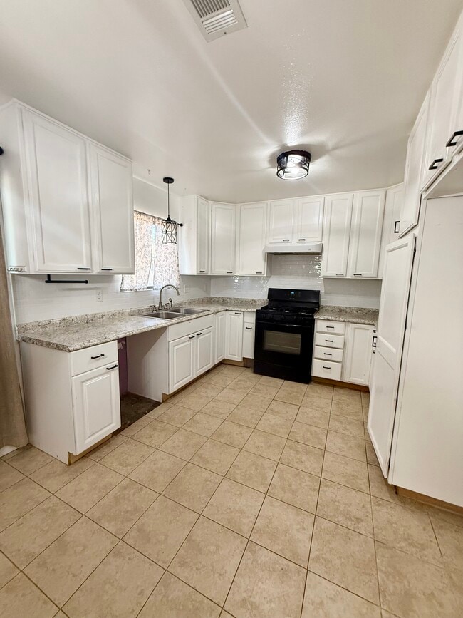 10729 E Ave R 10 in Littlerock, CA - Building Photo - Building Photo