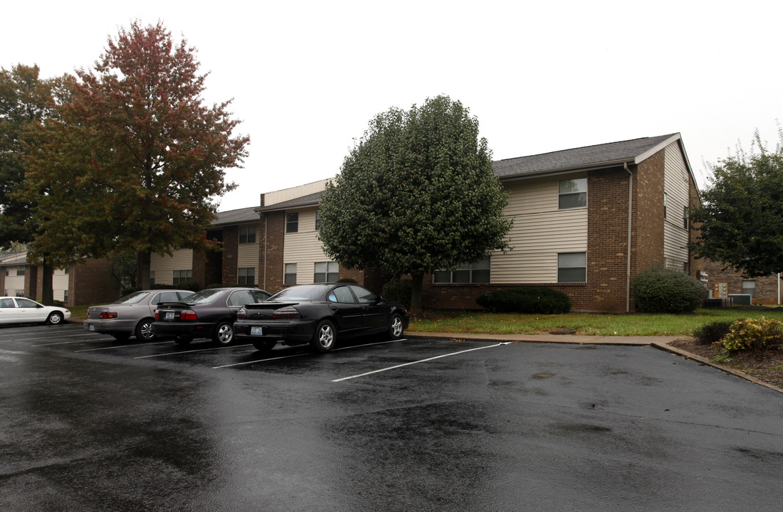 The Meadowbrook Apartments in Hopkinsville, KY - Building Photo