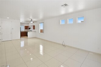 4218 S Sugar Dr in Las Vegas, NV - Building Photo - Building Photo