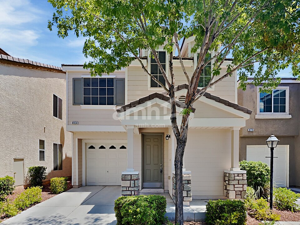 8164 Golden Flowers St in Las Vegas, NV - Building Photo