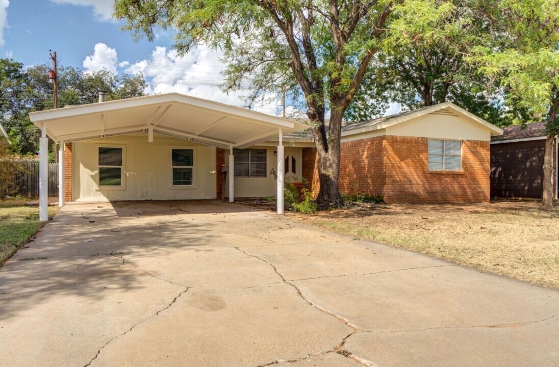 4310 62nd St in Lubbock, TX - Building Photo