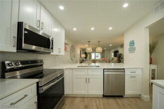 17451 Overhill Dr in Ft. Myers, FL - Building Photo - Building Photo