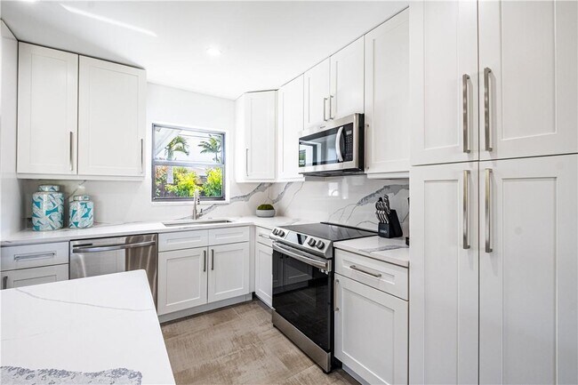 5810 NE 22nd Ter in Fort Lauderdale, FL - Building Photo - Building Photo
