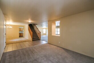 8527 E Vía Cortina De Madera in Tucson, AZ - Building Photo - Building Photo