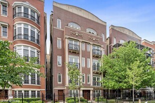 630 W Wrightwood Ave, Unit 3W in Chicago, IL - Building Photo