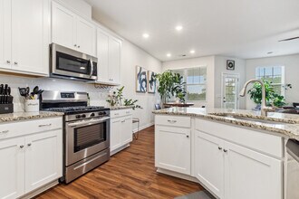 1661 Corwin Bend Rd in Tega Cay, SC - Building Photo - Building Photo