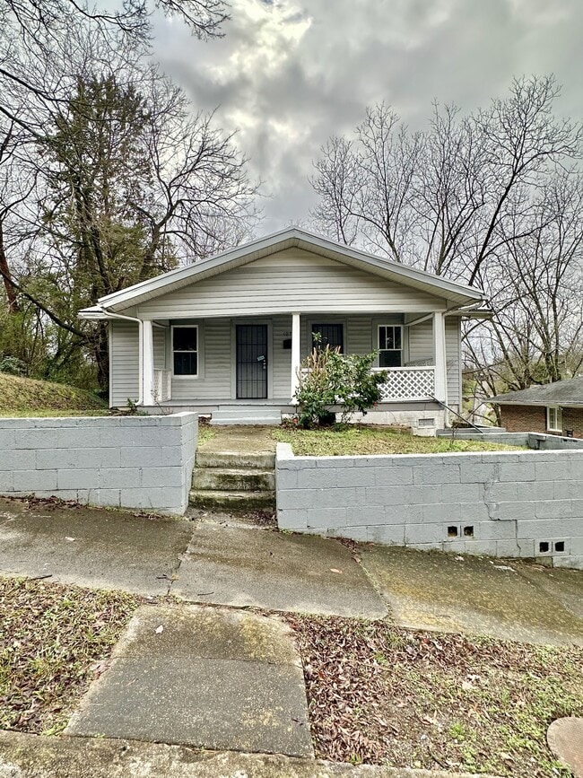 property at 1076 Green St