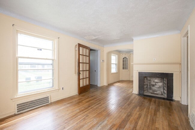 property at 4352 Ingleside Rd