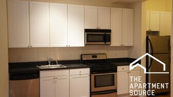 4715 N Sheridan Rd, Unit 22S in Chicago, IL - Building Photo