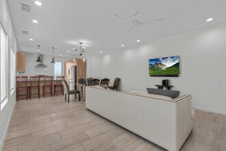 409 Deer Path Lp in Laredo, TX - Foto de edificio - Building Photo