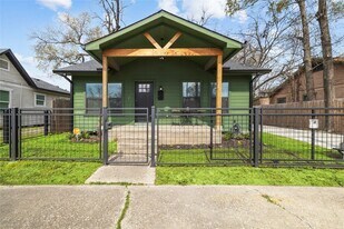 4603 Farmer St in Houston, TX - Building Photo