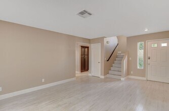 9504 Amber Valley Ln in Las Vegas, NV - Foto de edificio - Building Photo