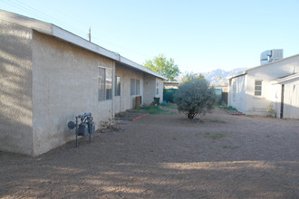 2631 N Haskell Dr in Tucson, AZ - Building Photo - Building Photo