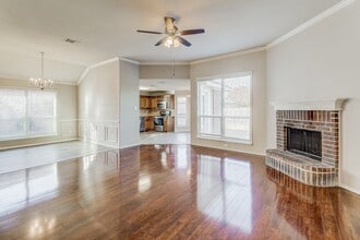 903 Grouse Rd in Glenn Heights, TX - Foto de edificio - Building Photo