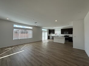 10402 Rankin Rdg Ct in Las Vegas, NV - Building Photo - Building Photo