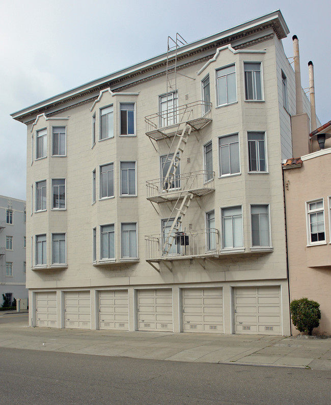 2000 Beach St in San Francisco, CA - Building Photo - Building Photo