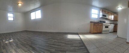 306 S Main Ave in Dickinson, ND - Building Photo - Building Photo