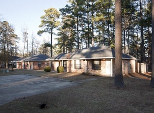 Grand Oaks in Shreveport, LA - Building Photo - Building Photo