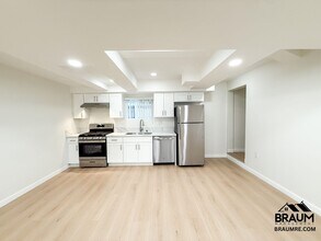 15634 Leadwell St in Los Angeles, CA - Building Photo - Building Photo